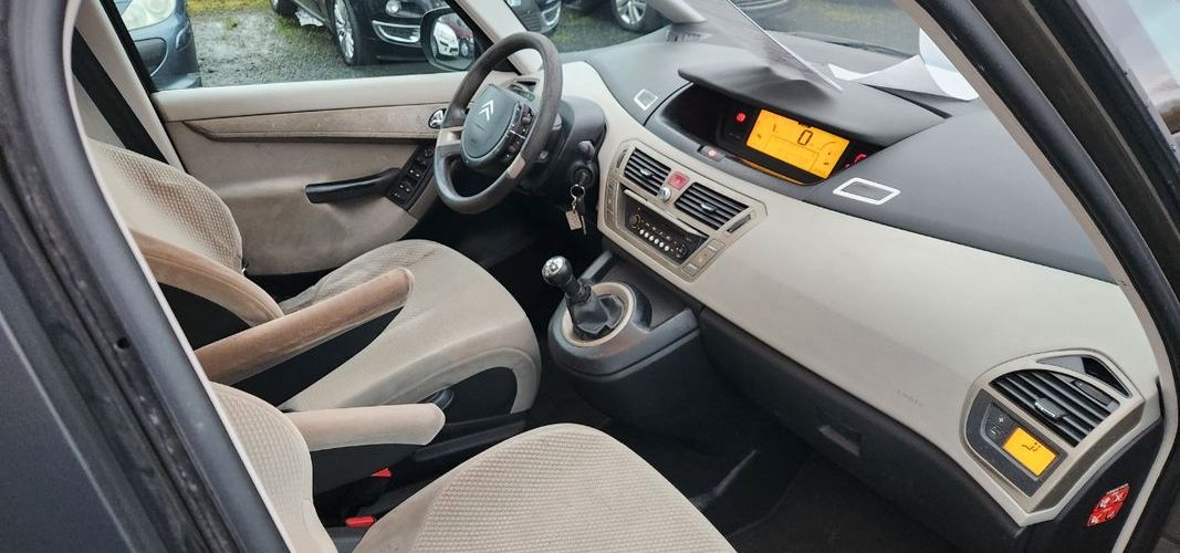grand c4 picasso  7 places 1.6 hdi 110ch :199900km/ GARANTIE 6 MOIS NATIONALE 