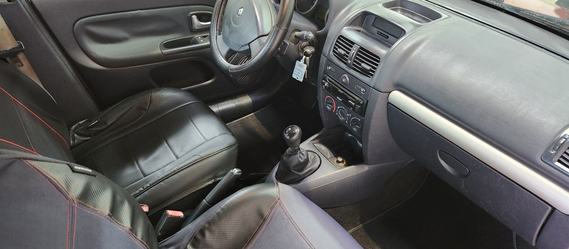 Clio II ESSENCE 1.2L 16V 75 ch/ GARANTIE 6MOIS options easy 