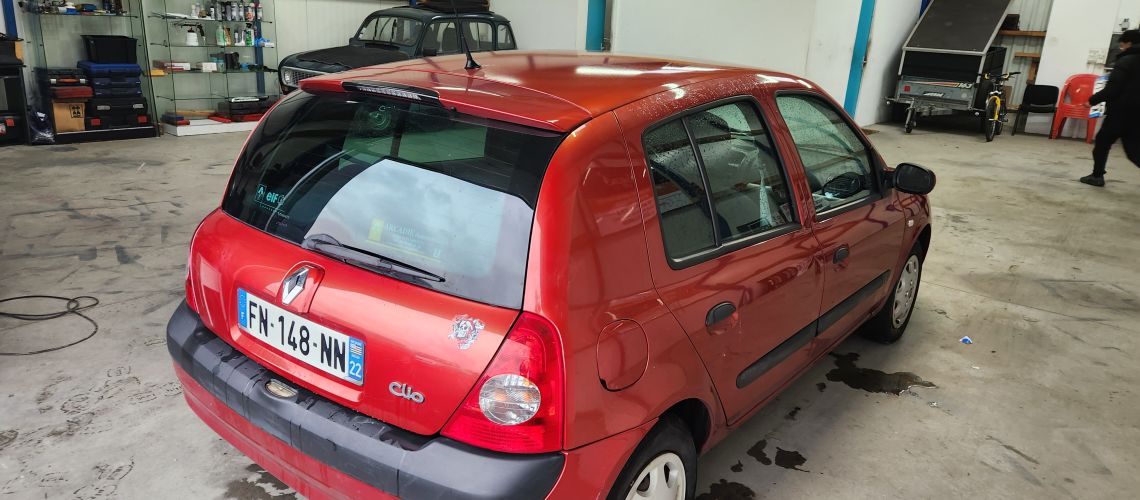 Clio II ESSENCE 1.2L 16V 75 ch/ GARANTIE 6MOIS options easy 