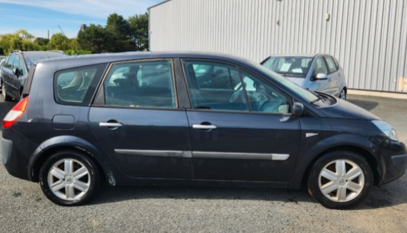 Grand scenic 1.9l dci 125ch en 7 places