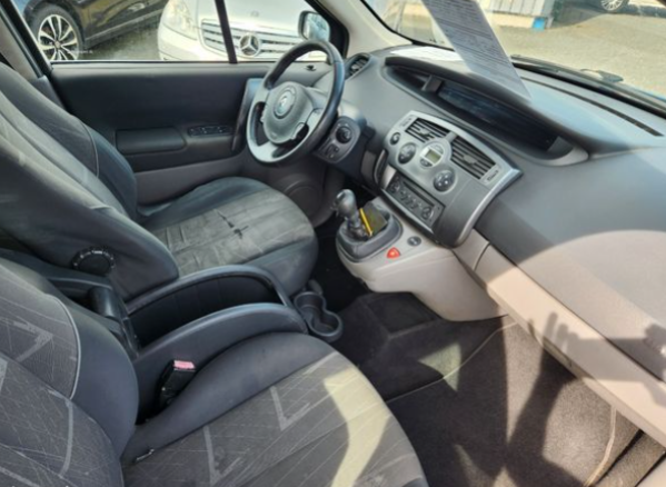 Grand scenic 1.9l dci 125ch en 7 places