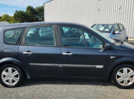 Grand scenic 1.9l dci 125ch en 7 places
