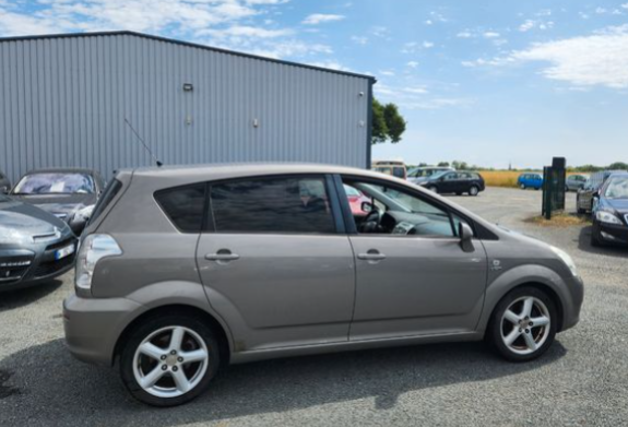 Toyota corolla verso 2.2l d4d 177ch en 7 places /197859km/Garantie 12mois européenne