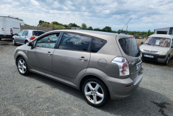 Toyota corolla verso 2.2l d4d 177ch en 7 places /197859km/Garantie 12mois européenne
