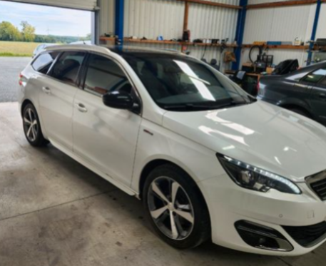   Peugeot 308 sw gt line 2l bluehdi 150ch