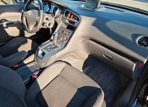 Peugeot 5008 1.6l Bluehdi 120ch ,175000km/7places/boite auto/ garantie commerciale 12mois