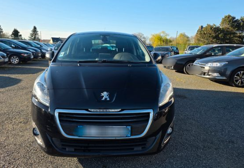 Peugeot 5008 1.6l Bluehdi 120ch ,175000km/7places/boite auto/ garantie commerciale 12mois