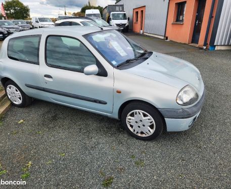 Renault clio2 essence 1.6l 16v 90ch